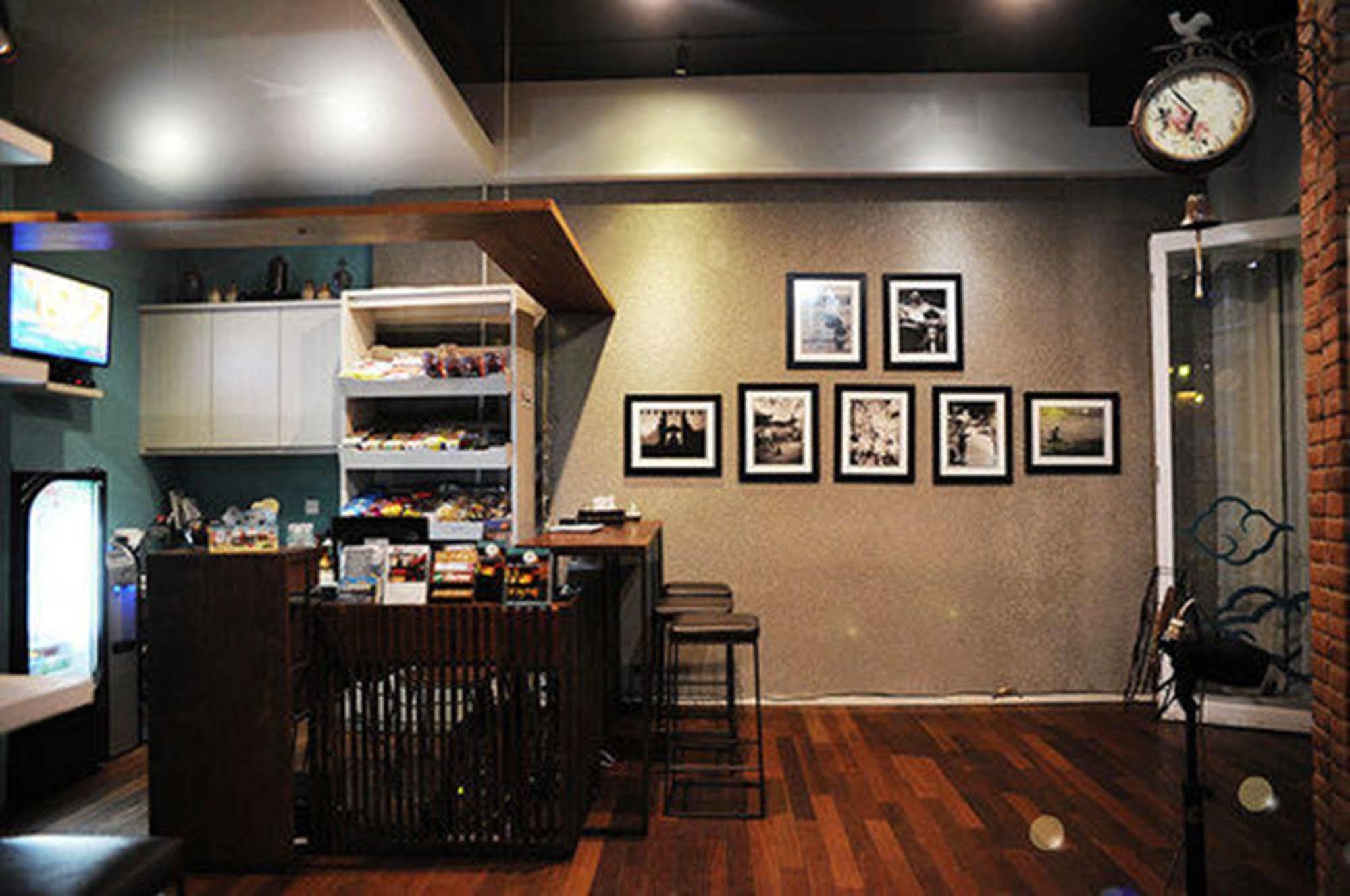 Nau Here Hostel Kuta Lombok Dış mekan fotoğraf